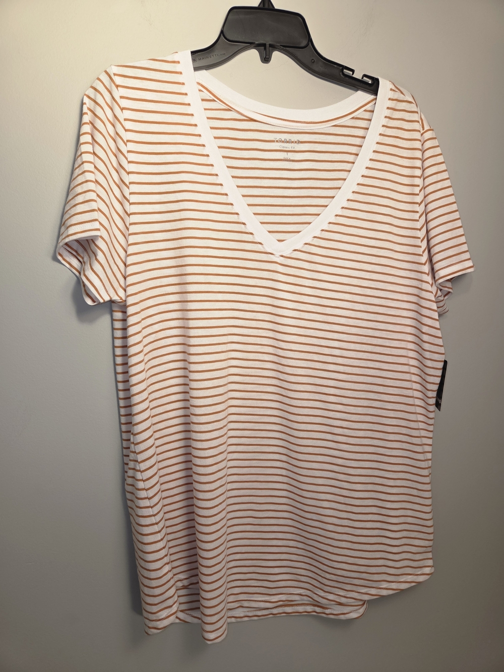Torrid Striped V-Neck T-Shirt Women's Size 1 Classic Fit Short Sleeve.